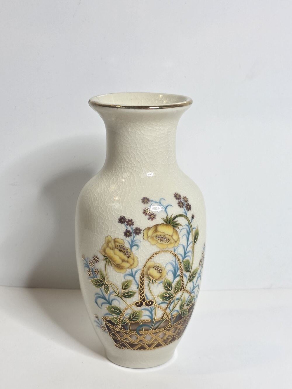 Japanese Satsuma porcelain vase Floral featuring a classic crackle glaze 7"